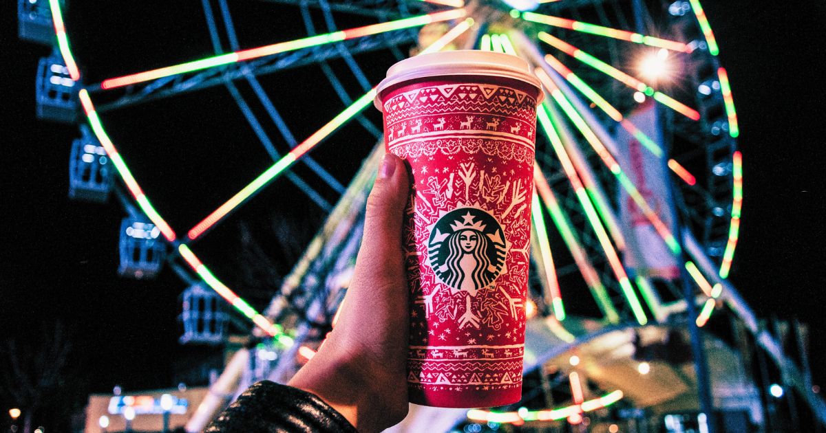 O aplicativo da Starbucks é um exemplo claro de como usar a fidelização de clientes em uma estratégia de marketing de experiência. Através dele, os usuários podem acumular pontos a cada compra e receber recompensas personalizadas.